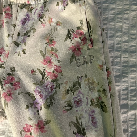 GAP X Love Shack Fancy 2 piece - Picture 5 of 10